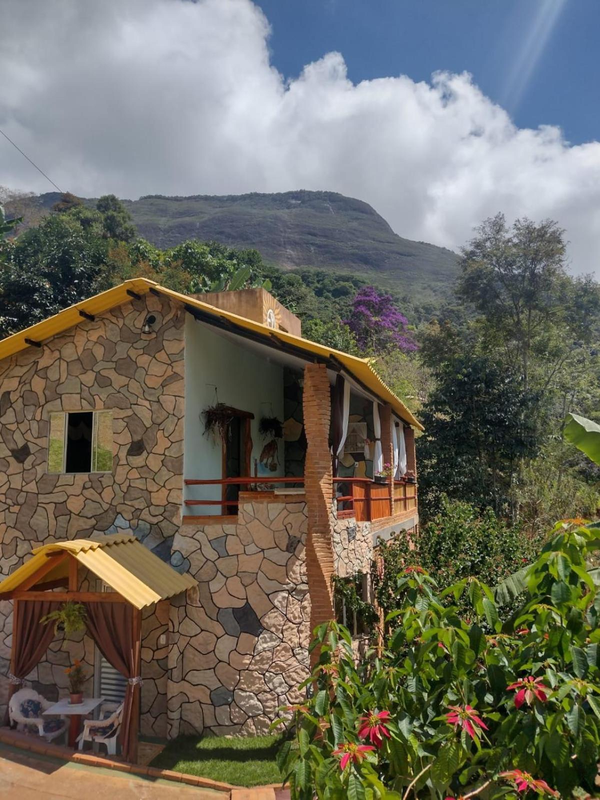 Pousada Rancho Das Flores Espera Feliz Ruang foto