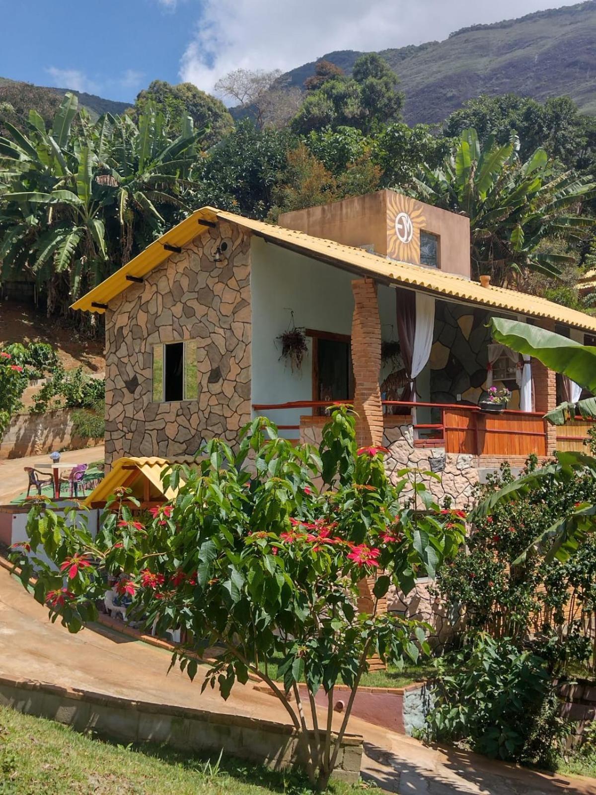 Pousada Rancho Das Flores Espera Feliz Ruang foto