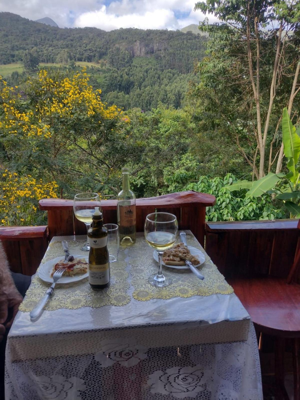 Pousada Rancho Das Flores Espera Feliz Ruang foto