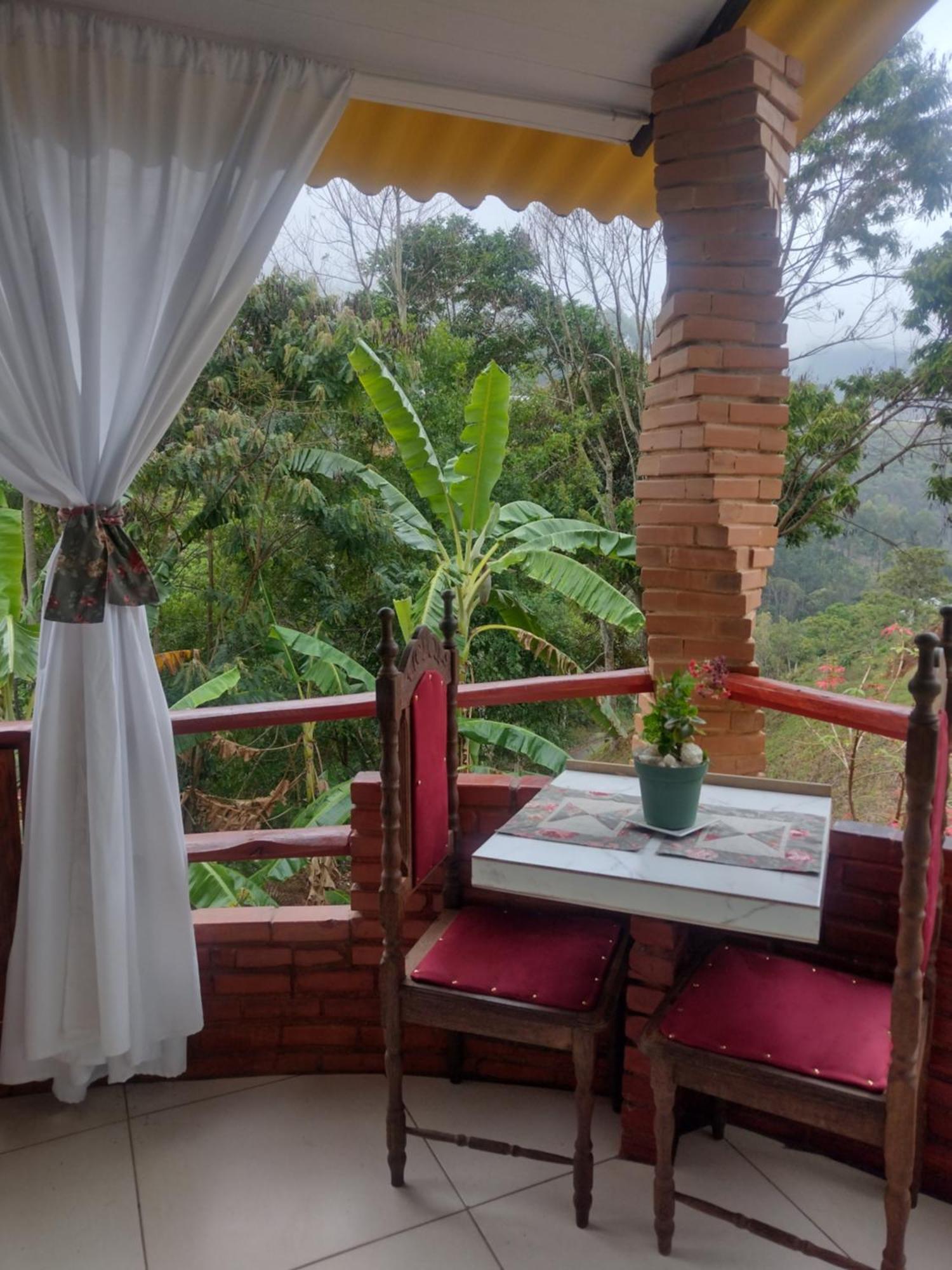 Pousada Rancho Das Flores Espera Feliz Bagian luar foto